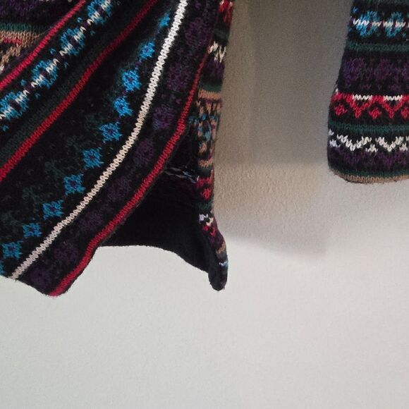 COLDWATER GREEK Women’s Colorful Striped V neck Sweater Top Size Large - Picture 6 of 9